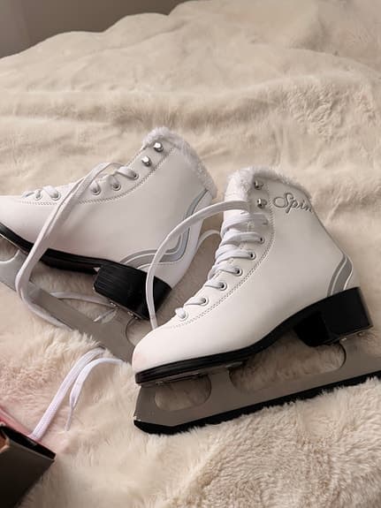 Barn skridskor storlek 25-28vit och rosa