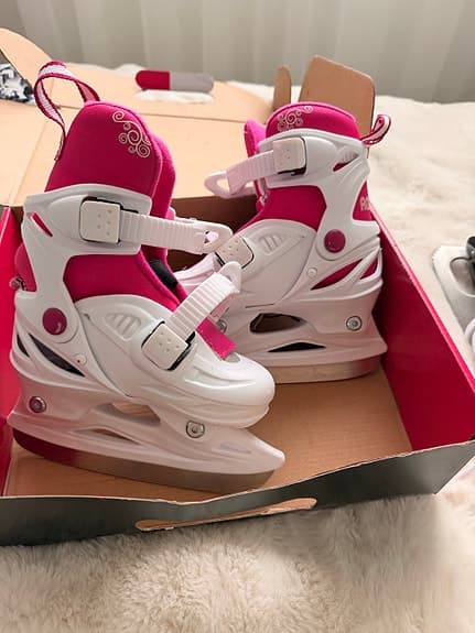 Barn skridskor storlek 25-28vit och rosa