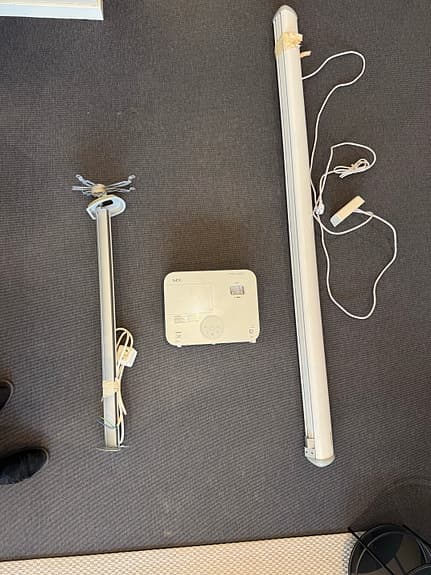 Projektor NEC M403H