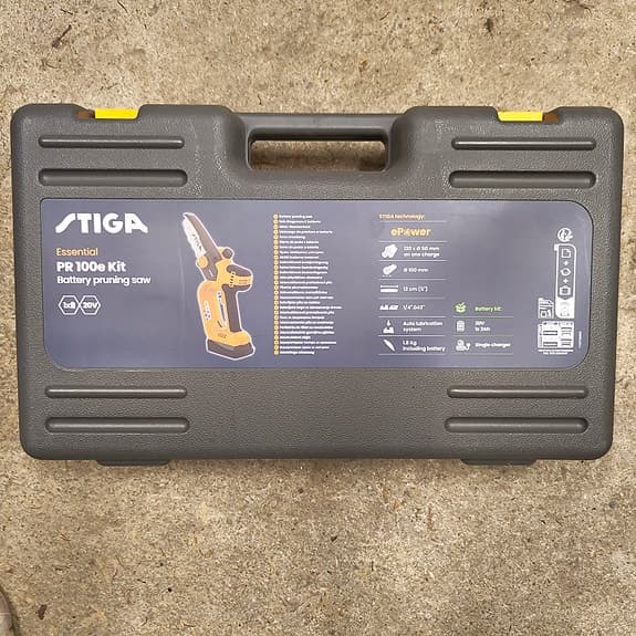 Beskärningssax och såg - batteridriven - Stiga