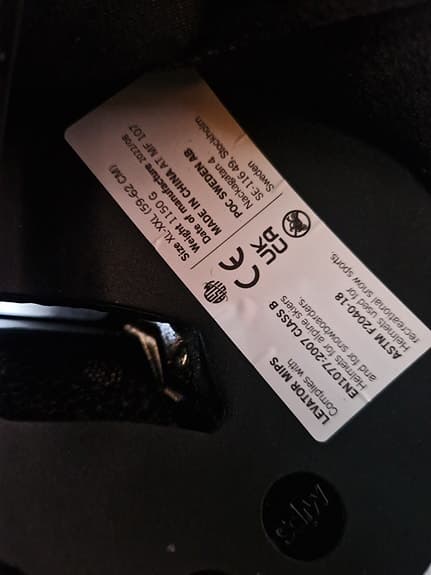 POC Fornix MIPS skidhjälm med visir svart