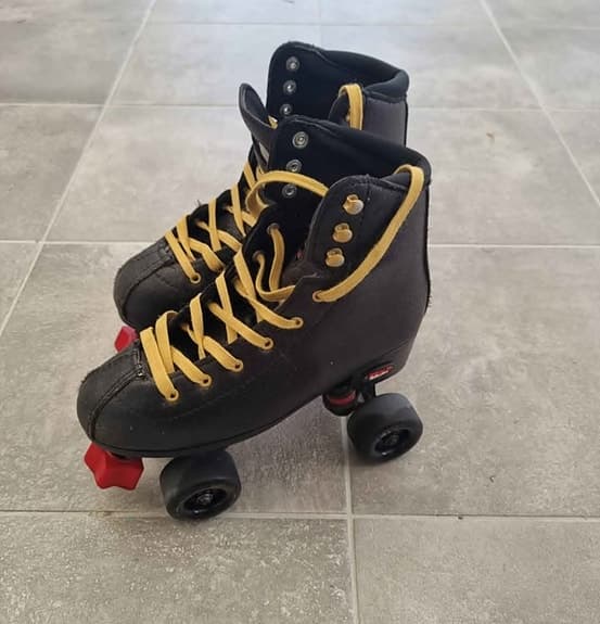 Rullskridskor 4x4 i nyskick