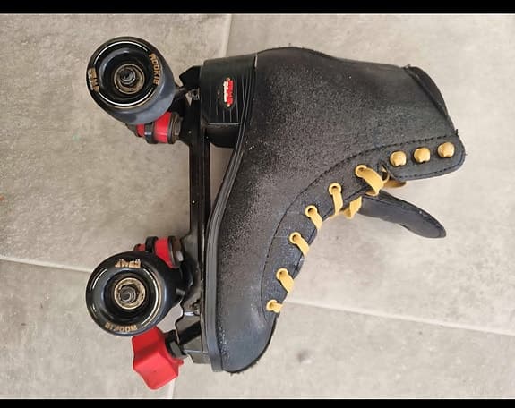 Rullskridskor 4x4 i nyskick