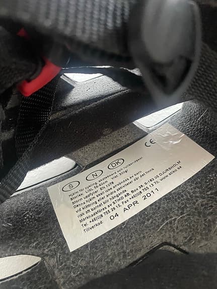 Cratoni C-Flash cykelhjälm svart samt blå hjälm med mönster