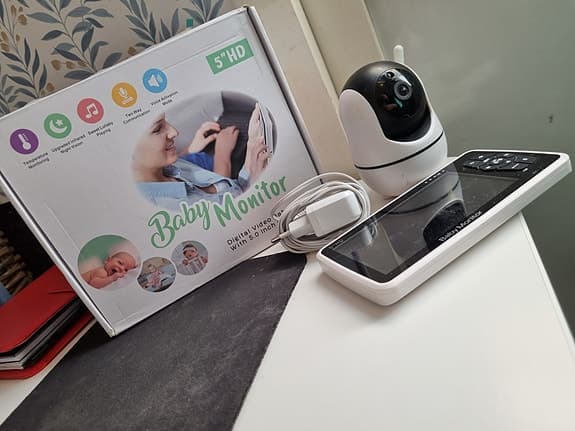 INF babyvakt kamera med 5" HD-skärm vit