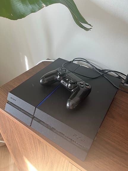 Playstation 4 500GB + handkontroll