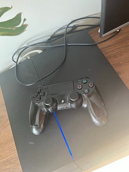 Playstation 4 500GB + handkontroll