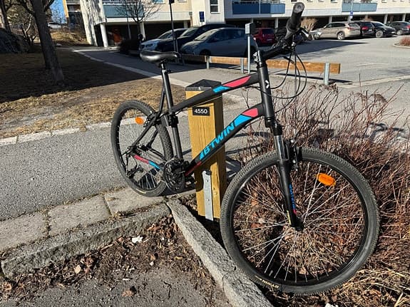 Mountainbike B’Twin Rockrider 340 – fint skick – bakväxel trasig