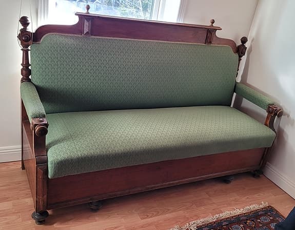 Antik kökssoffa, omklädd bra fjädring