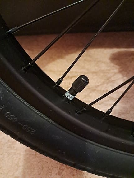 Säljer två helt nya Bmx fälgar med däck 18tum