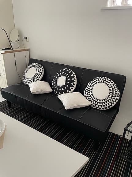 3st. soffkuddar rund svartvit mönster