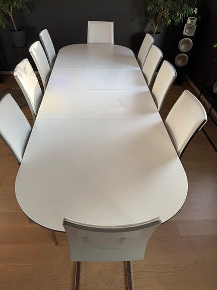 Matgrupp/konferensbord  med 10 stolar