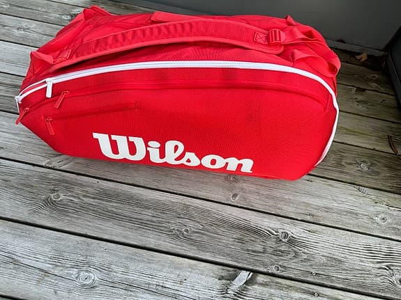 Wilson Blade V8 100 Wilson Blade V9 Wilson Tour bag