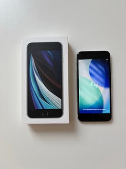 Apple iPhone SE (2-3 gen) smartphone 64 GB vit