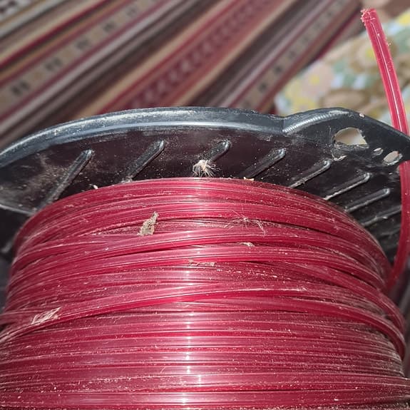 Trimmertråd ca 100meter kvar på rullen