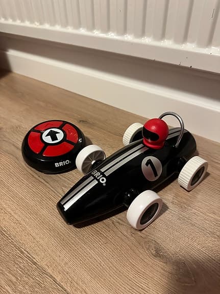 BRIO radiostyrd leksaksbil svart