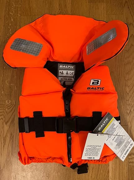 Baltic flytväst barn 3–15 kg – helt ny