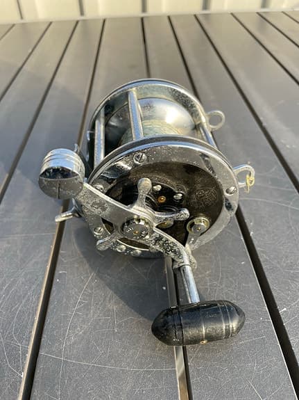 Havsfiskelåda med havsfiskerulle