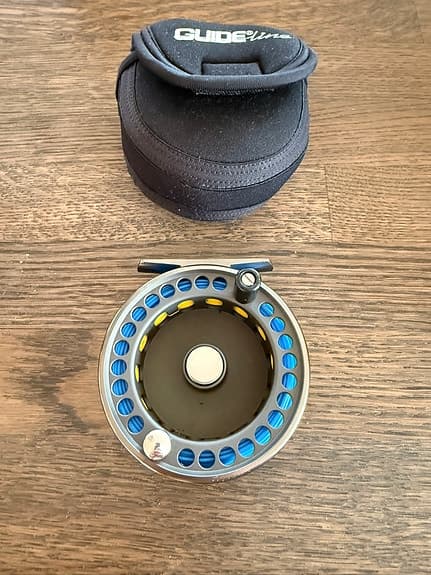 Guideline flugrulle med fodral. Backing, sjunklina och tafs inkluderat