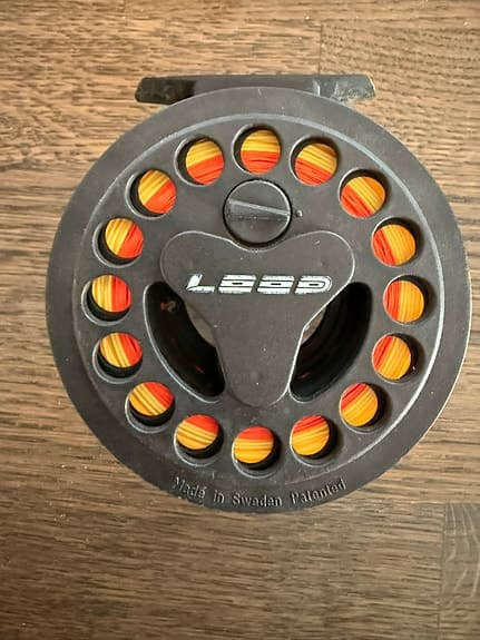 Loop flugrulle svart. Backing och fluglina inkluderat