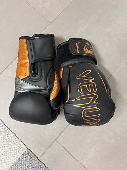 Venum boxningshandskar storlek 8 i mkt fint skick
