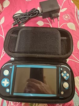 Nintendo switch lite med silicon skal och fodral