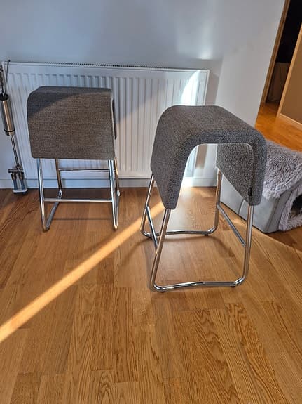Pall/barstol från Materia, modell Plint