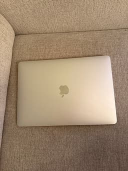 Säljer min Apple MacBook Air - M1 2020 Silver 8GB 245gb Retina