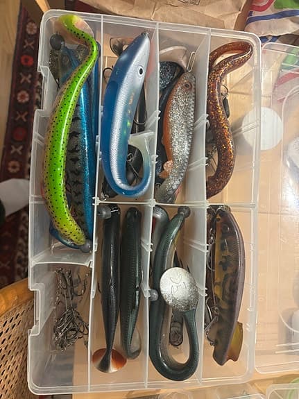 Fiskelådor med blandade beten gädd beten Rapala,Westin, svartzonker