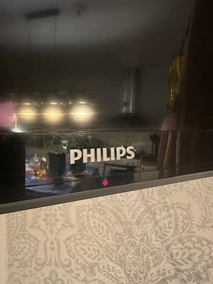PHILIPS Full HD LED och Smart TV 32