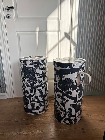 Svenskt Tenn förvaring, grå Aristrida mönstret