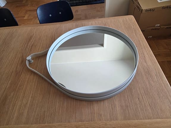 HAY strap Spegel No2 Ø50 cm, ljusgrå

Strap Spegel No2 Ø50 cm, Ljusgrå