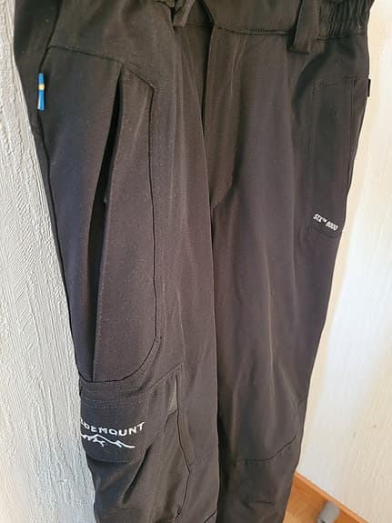 Swedemount svart skidbyxa storlek S