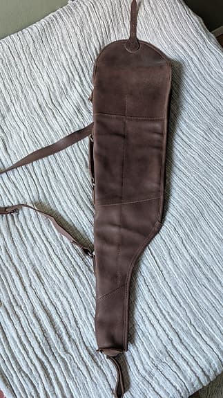 Helt nytt exklusivt gevärsfodral i kraftigt juchtläder