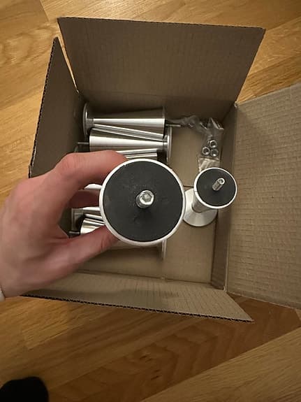 8st Sova sängben metall silver, nypris 1790kr