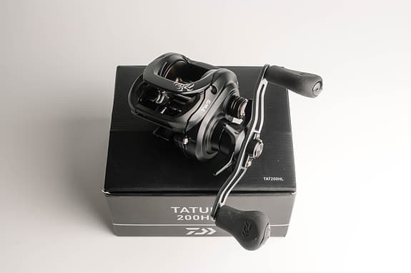 Helt ny Daiwa Tatula 200HL – Legendarisk Lågprofil (Vänster)