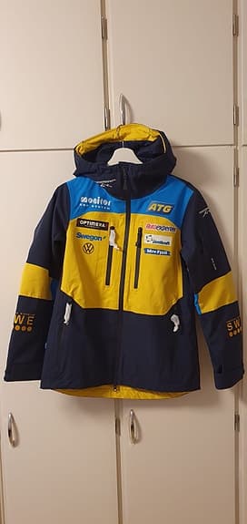 Helt nya skidkläder från Swedemount svenska skidskyttelandslaget