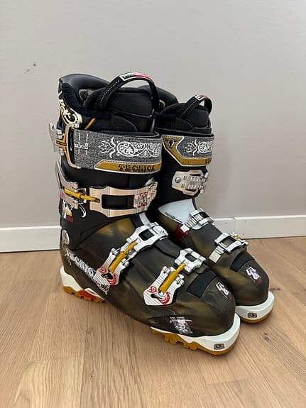 Slalompjäxor tecnica cochise 120