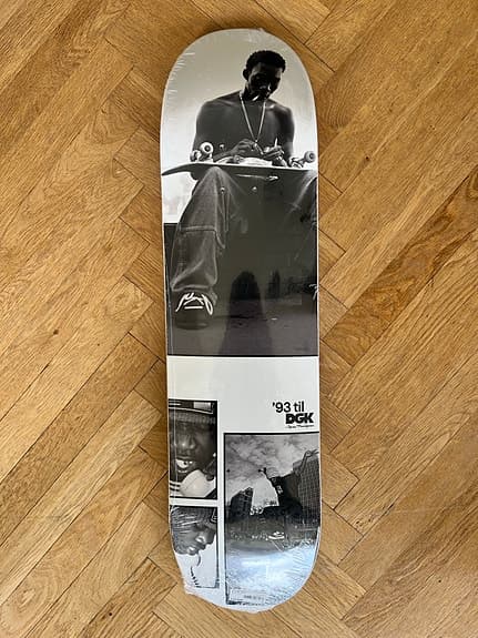 DGK 93 Til Skateboarddeck limited edition svart/vit