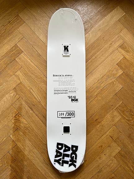 DGK 93 Til Skateboarddeck limited edition svart/vit