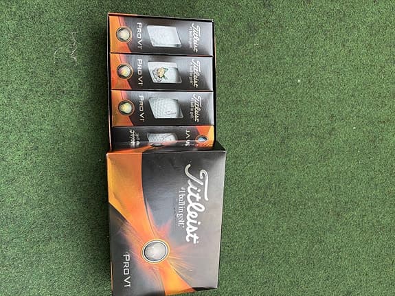Nya Titleist Pro V1 golfbollar