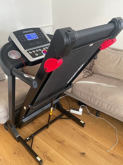 Frontier löpband med digital display svart