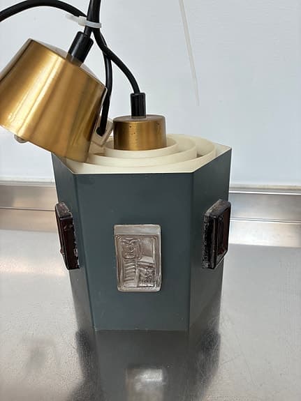 ERIK HÖGLUND. TAKLAMPA. METALL OCH GLAS – Boda glasbruk