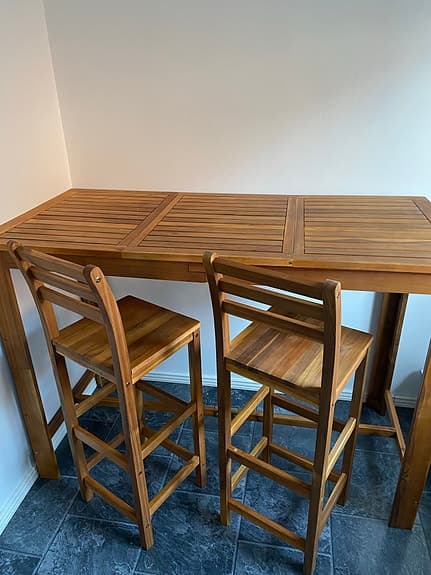 Barbord/matbord inklusive stolar