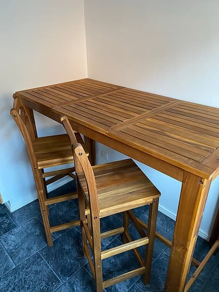 Barbord/matbord inklusive stolar