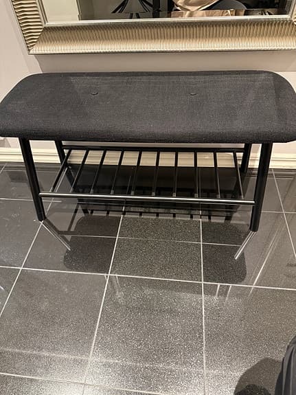 Bänk med skoförvaring