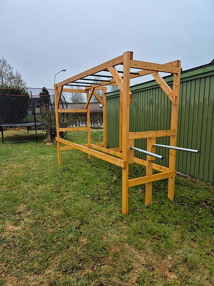 Mellanstort utegym