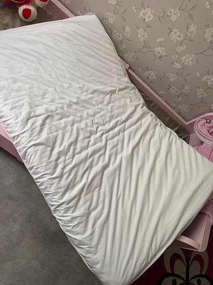 IKEA madrass för säng vit