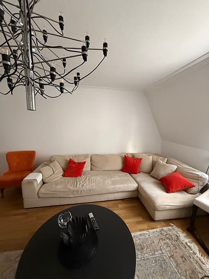Stor rymlig soffa beige
