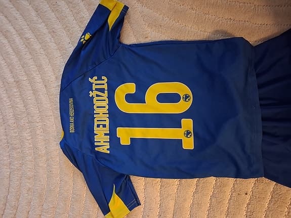 Fotbollsställ barn Bosnien storlek 140